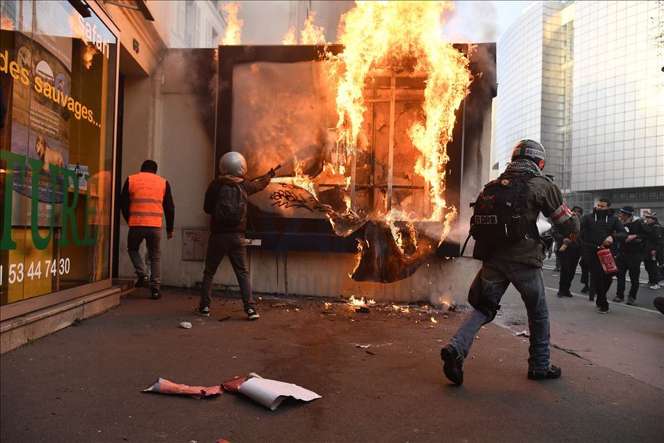 Fransa'da emeklilik reformu protestosu