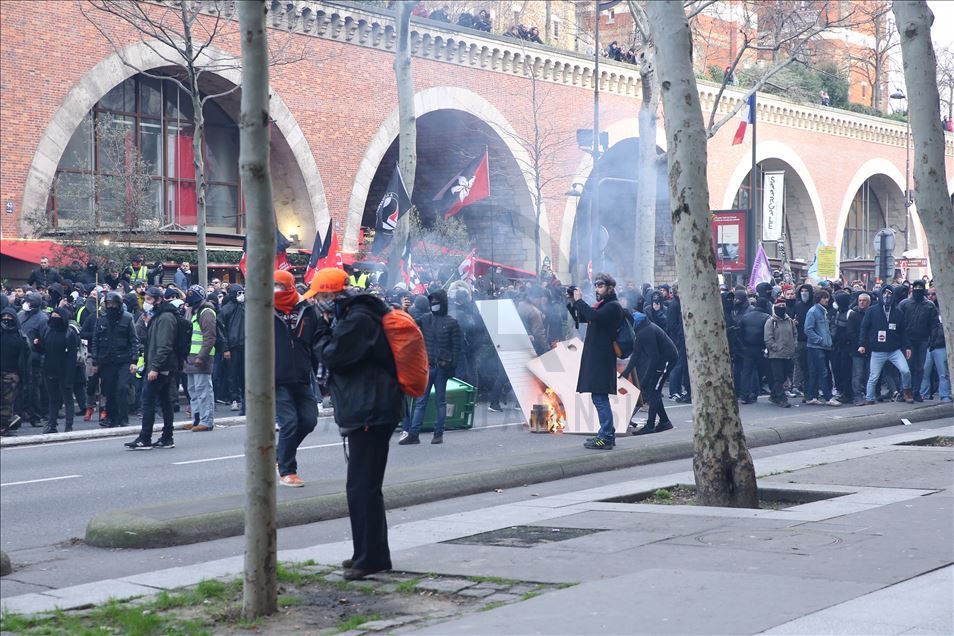 Fransa'da emeklilik reformu protestosu