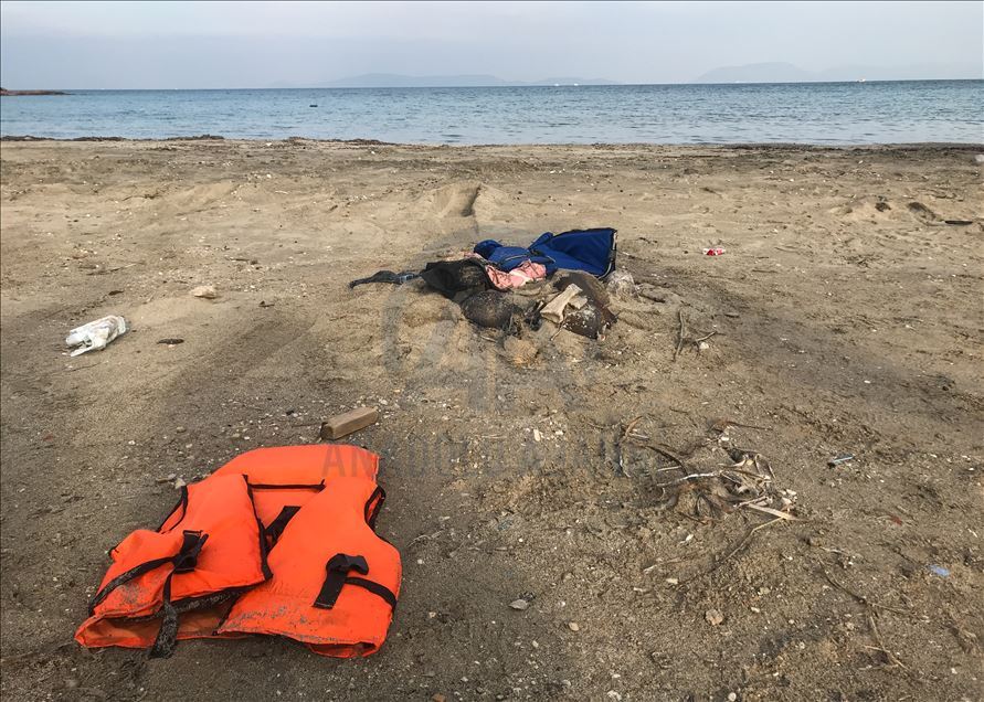 Potresno: More izbacilo na obalu cipelice i odjeću stradalih sirijskih mališana