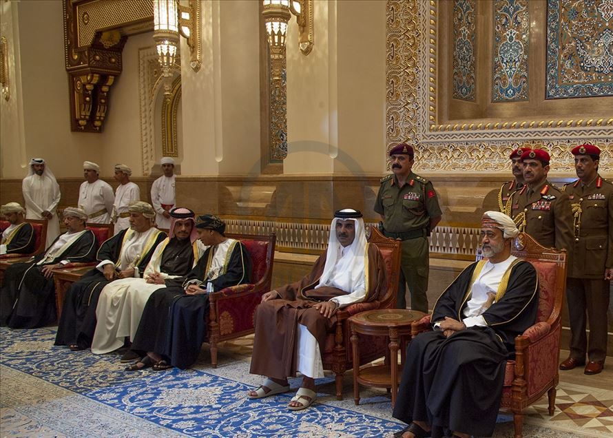 أمير قطر في مسقط للتعزية بوفاة السلطان قابوس