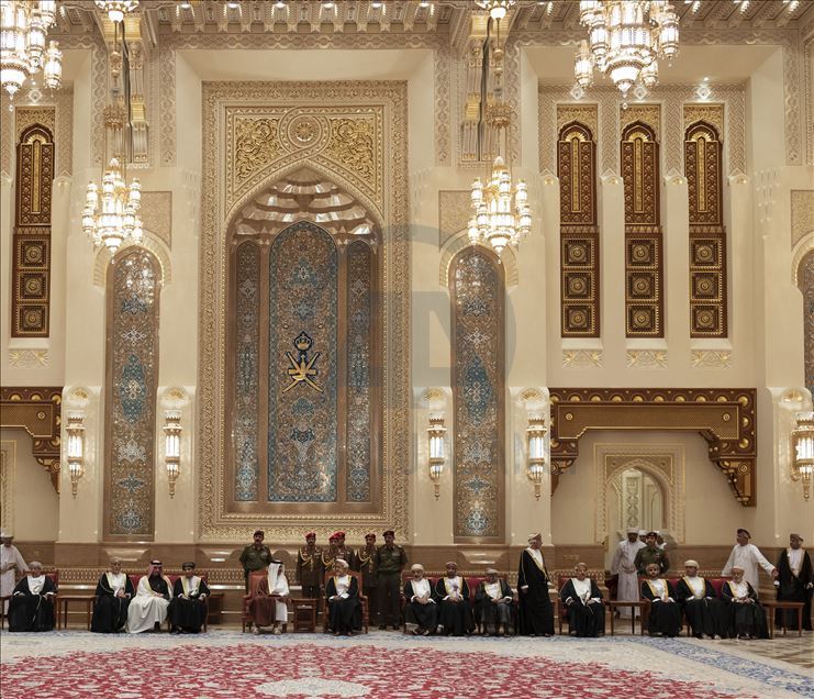 أمير قطر في مسقط للتعزية بوفاة السلطان قابوس
