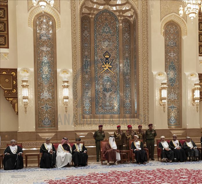 أمير قطر في مسقط للتعزية بوفاة السلطان قابوس