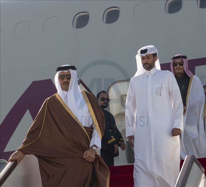 أمير قطر في مسقط للتعزية بوفاة السلطان قابوس