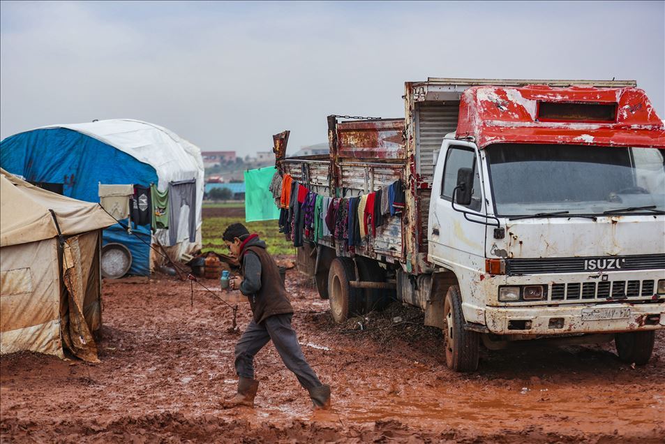La lucha de los civiles sirios para sobrevivir en Idlib