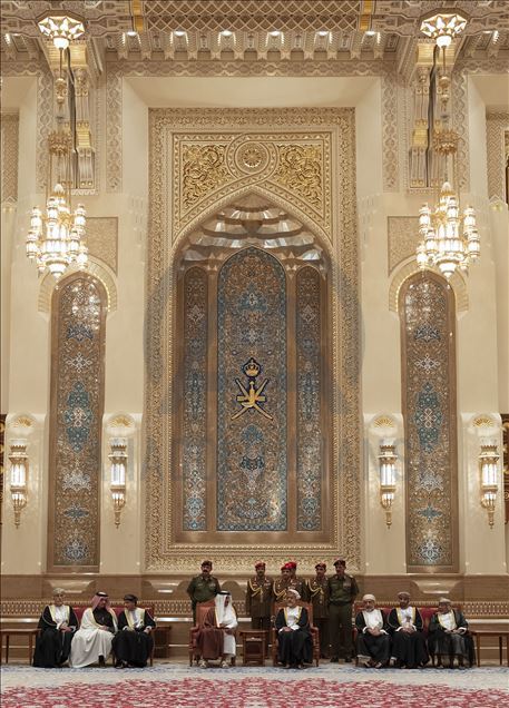 أمير قطر في مسقط للتعزية بوفاة السلطان قابوس
