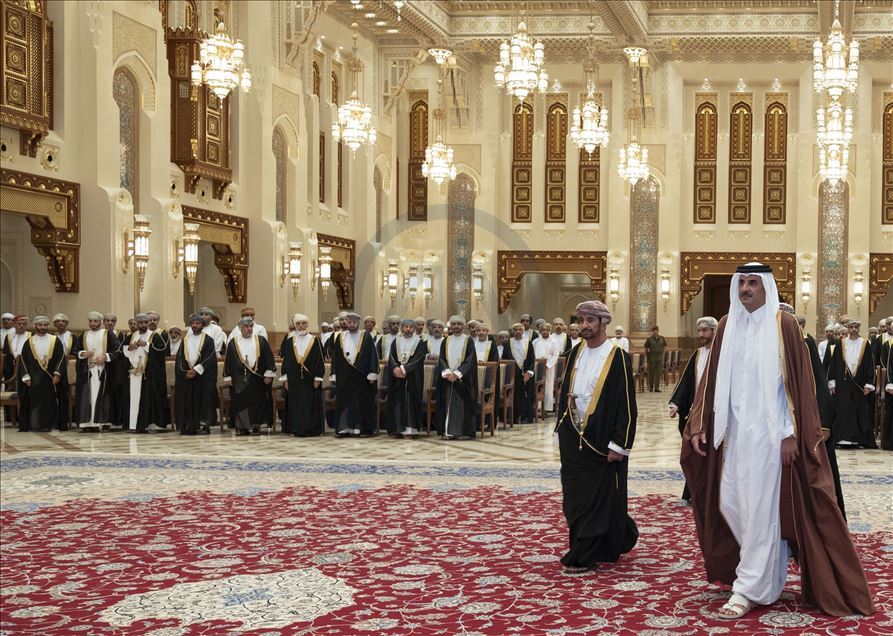 أمير قطر في مسقط للتعزية بوفاة السلطان قابوس