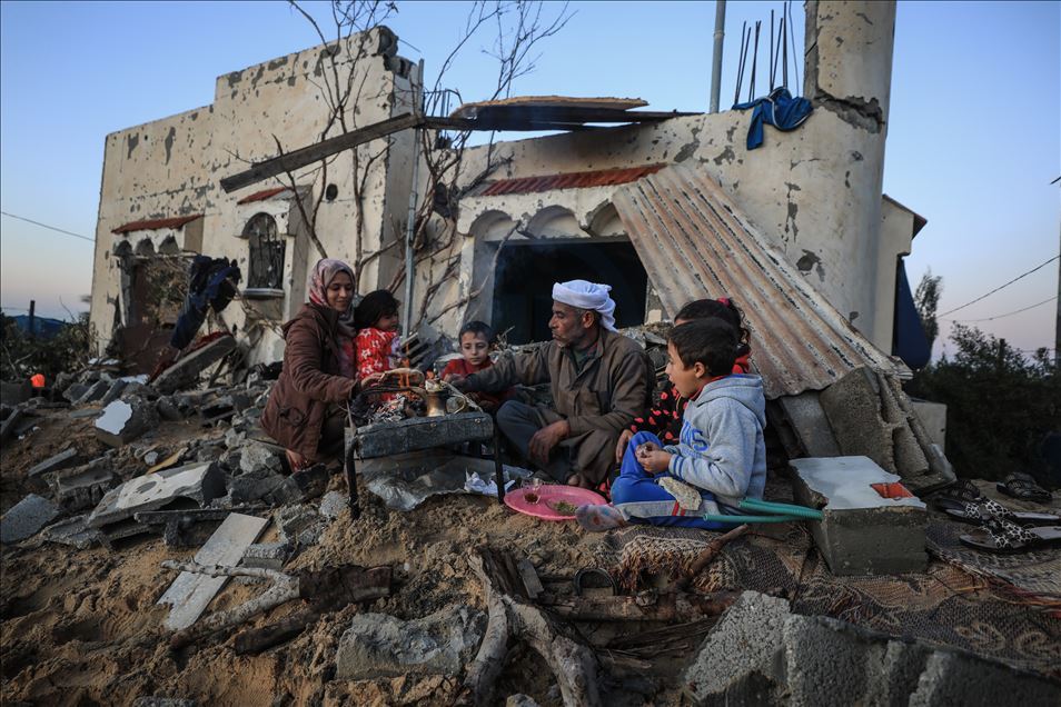 Una familia palestina lucha por sobrevivir en Gaza