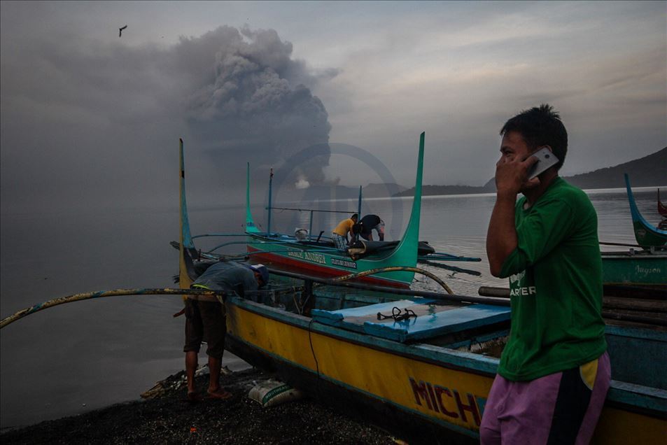 Seconde explosion dans le volcan Taal aux Philippines 
