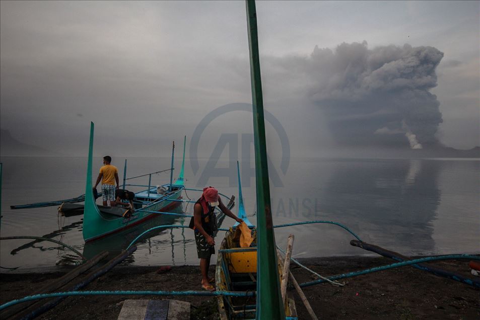 Seconde Explosion Dans Le Volcan Taal Aux Philippines Anadolu Ajansı