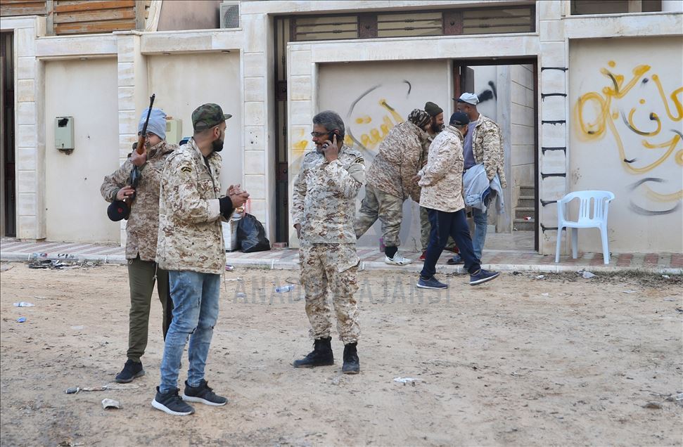 Libye: Calme prudent à Tripoli au deuxième jour de la trêve 
