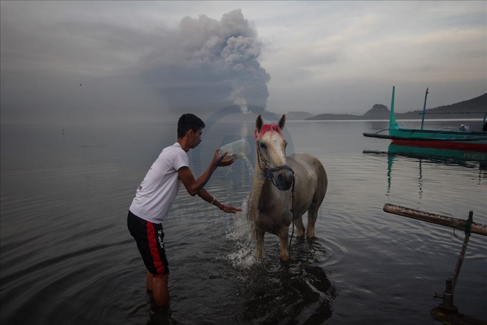 Seconde explosion dans le volcan Taal aux Philippines 

