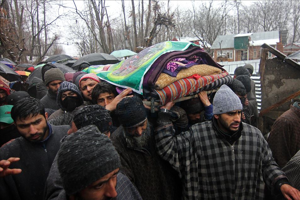 Keşmir'de çatışmada hayatını kaybeden komutanın cenaze töreni