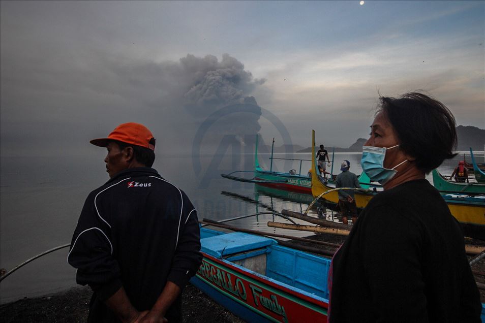 Seconde explosion dans le volcan Taal aux Philippines 
