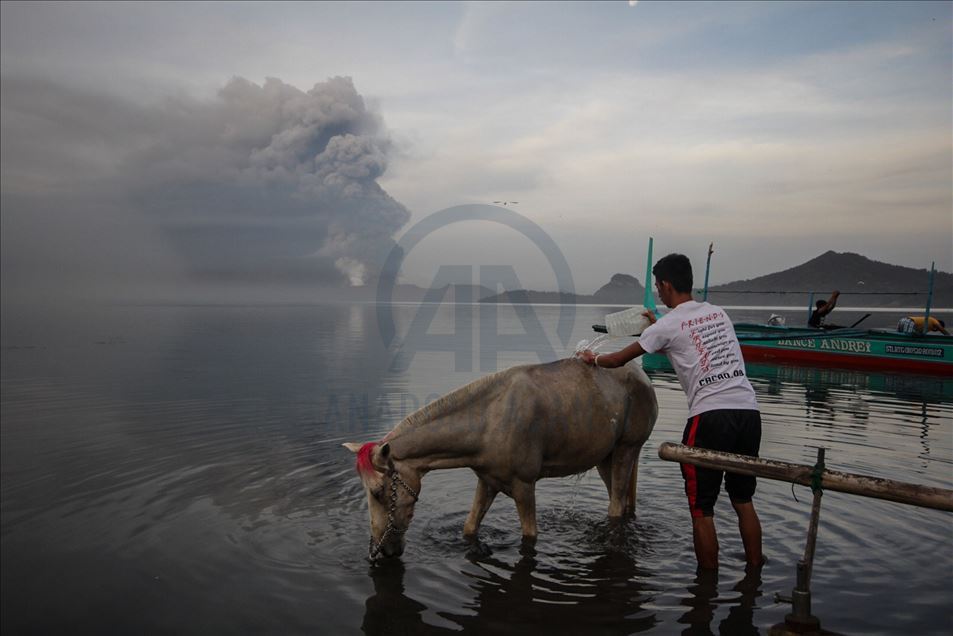 Seconde explosion dans le volcan Taal aux Philippines 
