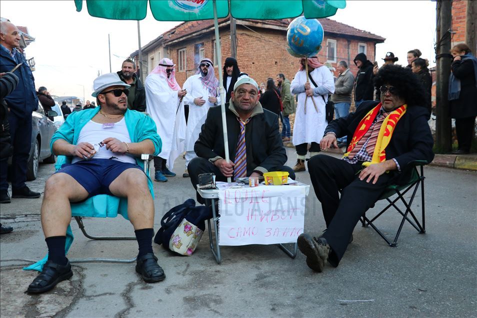 Me shfaqjen e maskave të ndryshme mbahet "Karnevali i Vevçanit"