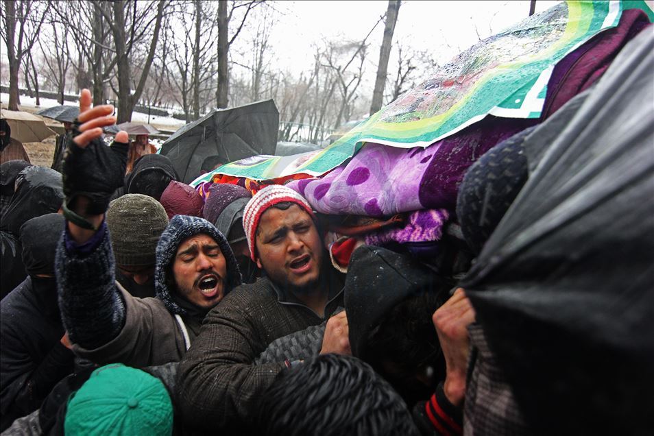 Keşmir'de çatışmada hayatını kaybeden komutanın cenaze töreni