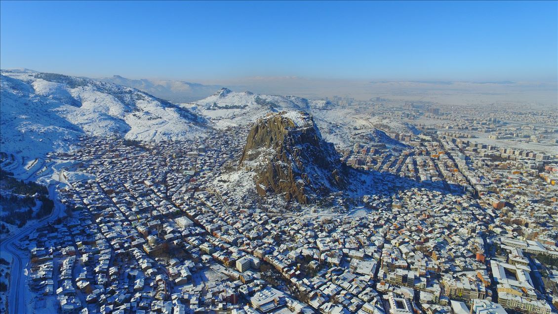 Le château de Karahisar, émerveille par sa beauté en période hivernale
