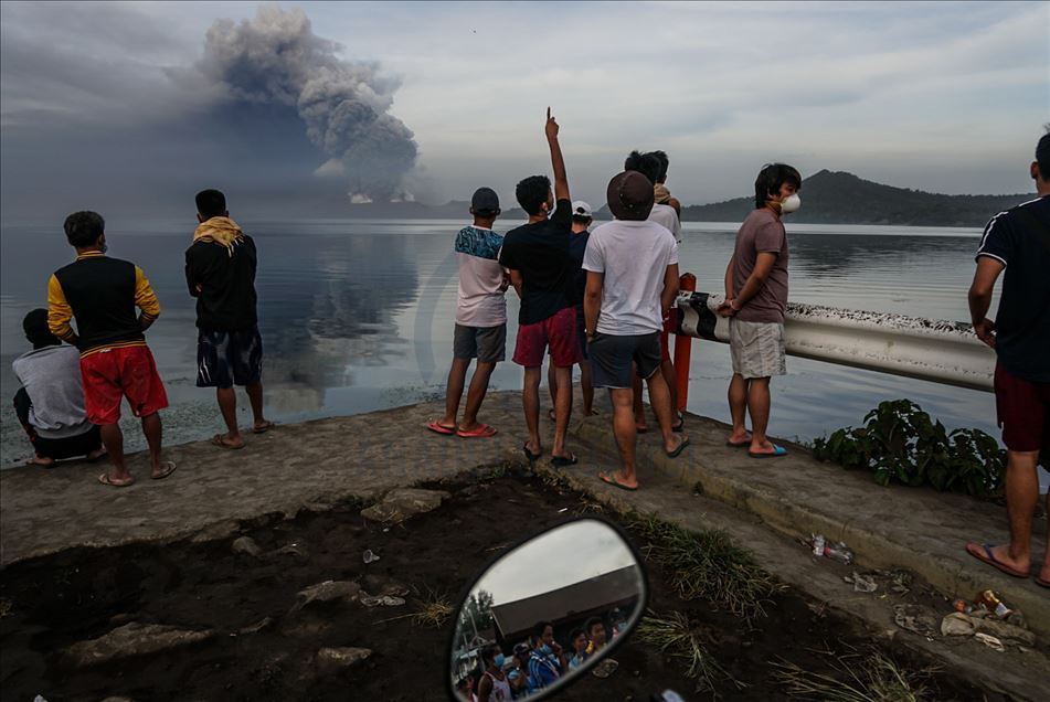 Seconde explosion dans le volcan Taal aux Philippines 
