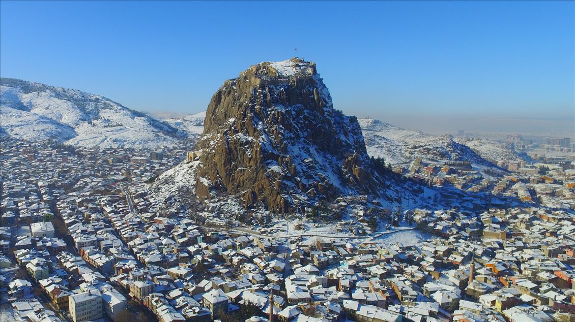 Le château de Karahisar, émerveille par sa beauté en période hivernale