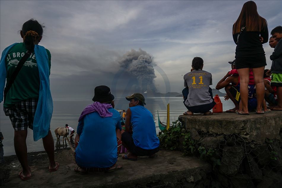 Seconde explosion dans le volcan Taal aux Philippines 

