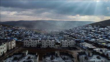 Qytetet e çadrave në Idlib të Sirisë të mbipopulluara