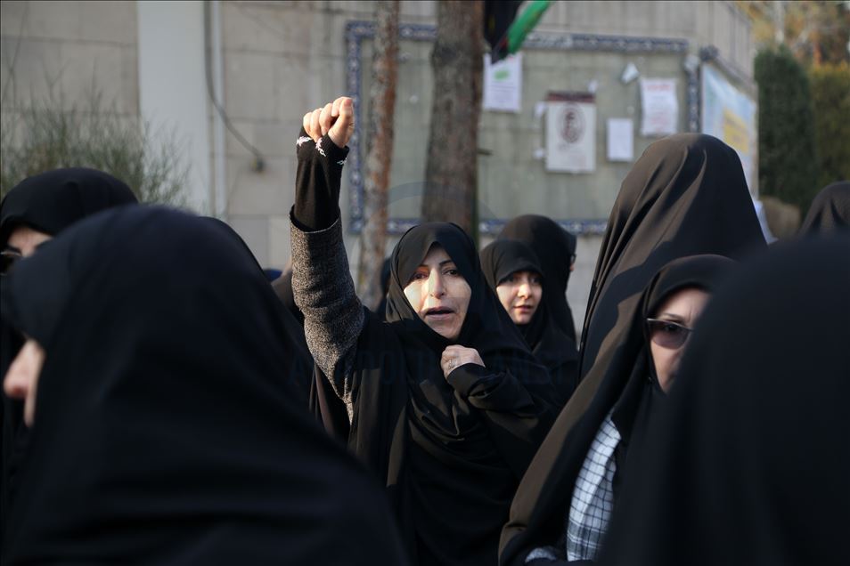 Süleymani ile Ukrayna uçağında hayatını kaybedenler Tahran'da anıldı
