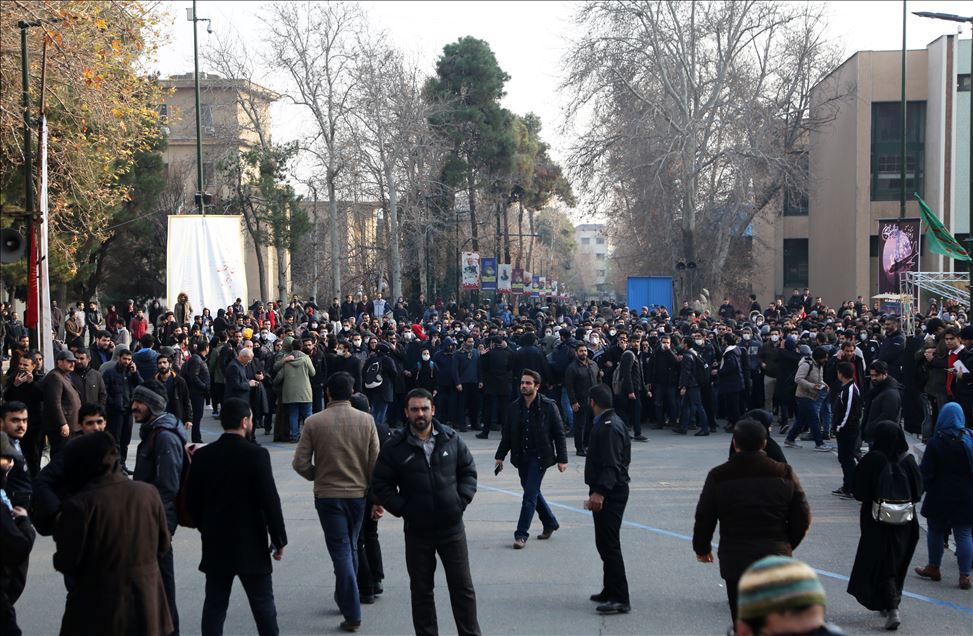 إيران.. تواصل الاحتجاجات تنديدا بإسقاط الطائرة الأوكرانية
