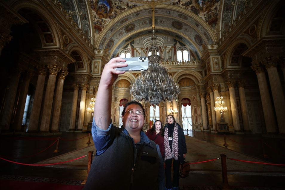 Turquie : le Palais Dolmabahce accueille l'évènement "Journée Selfie au Musée"
