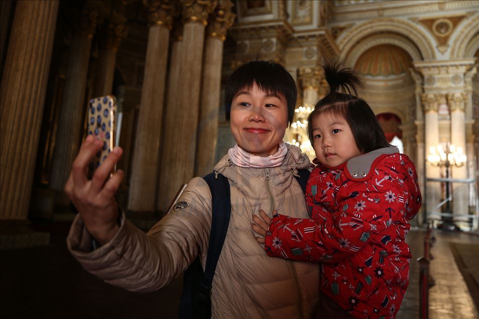 Turquie : le Palais Dolmabahce accueille l'évènement "Journée Selfie au Musée"

