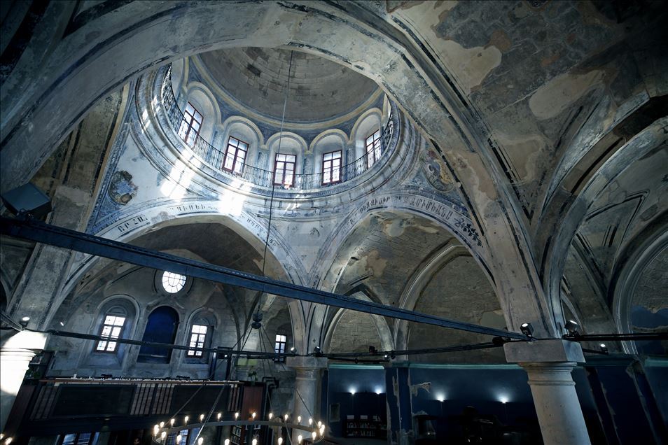 Kayseri'de kiliseden dönüştürülen kütüphane hizmet vermeye başladı