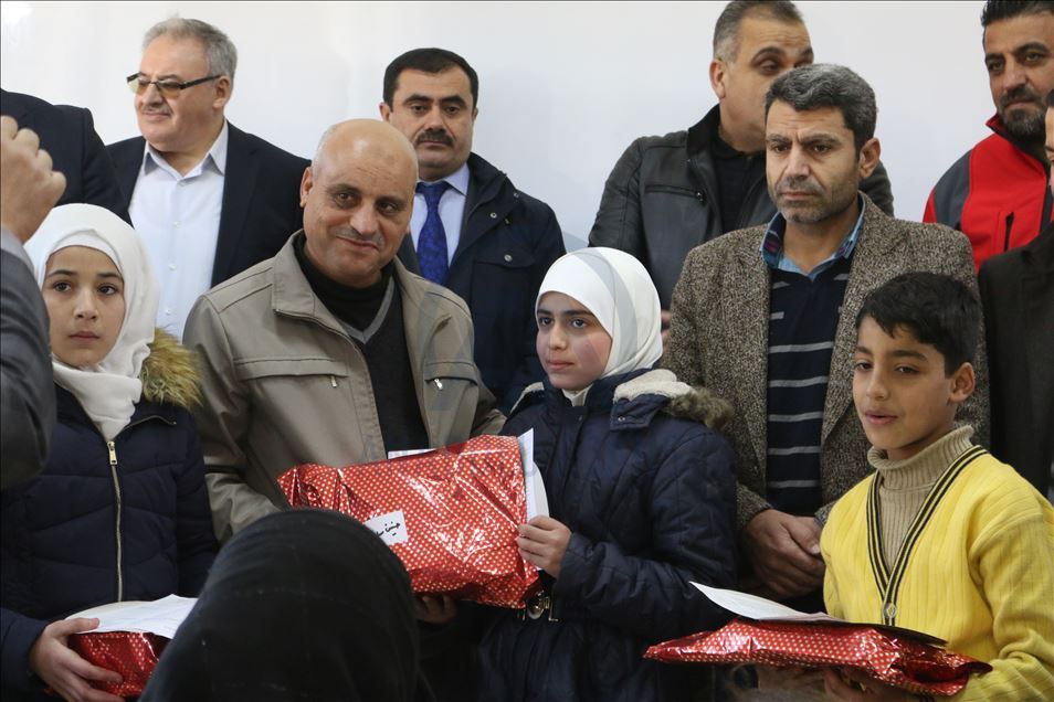 Suriye'nin kuzeyindeki okullarda karne heyecanı
