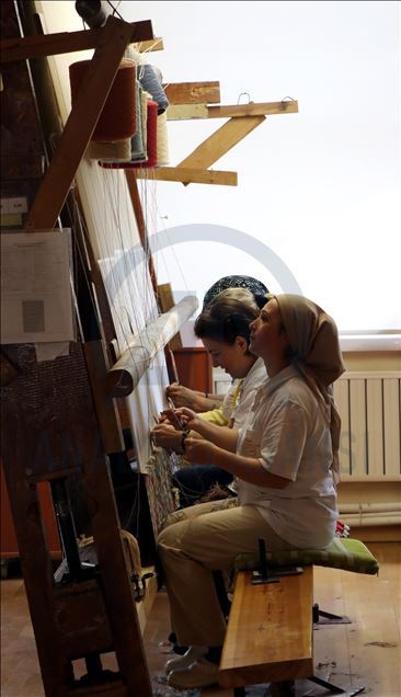 مصنع "هركة".. 129 عاما في نسج السجاد التركي
