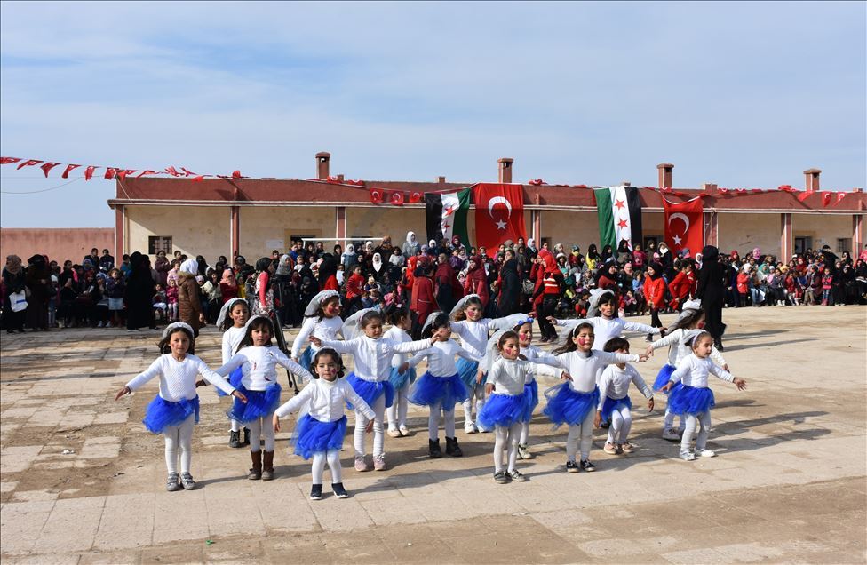 Suriye'nin kuzeyindeki okullarda karne heyecanı
