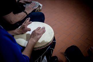 La música ayuda a los niños con discapacidad en Bogotá