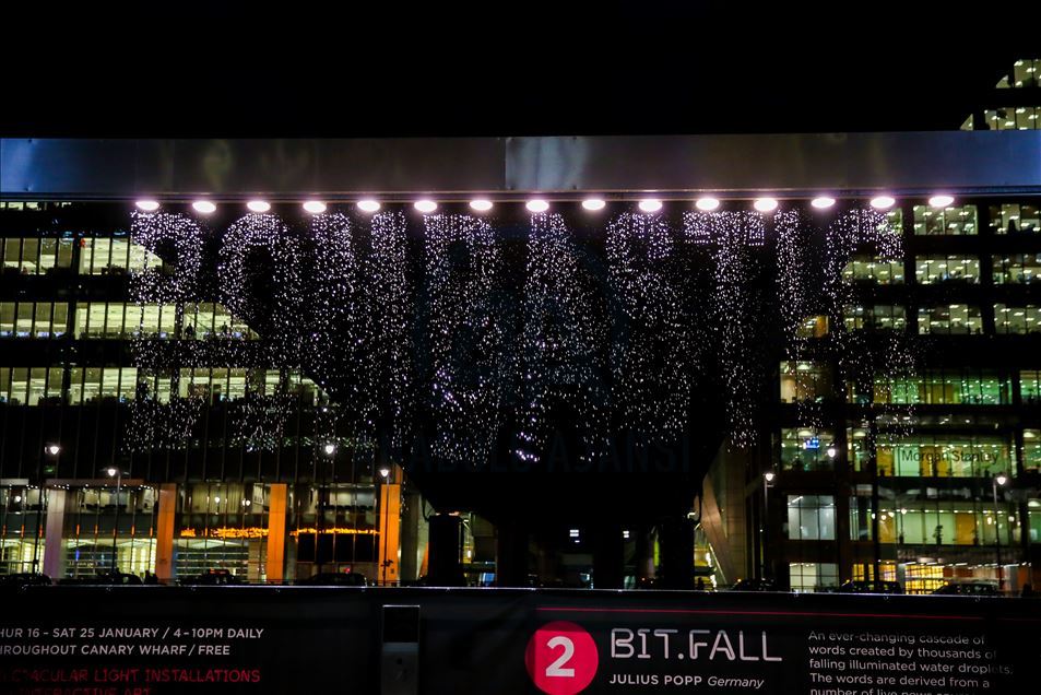 Canary Wharf Winter Light Festival di London.