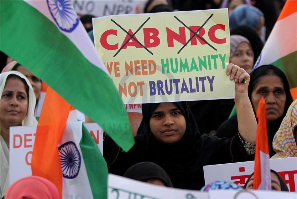  Hindistan'da yasa karşıtı protestolar sürüyor 