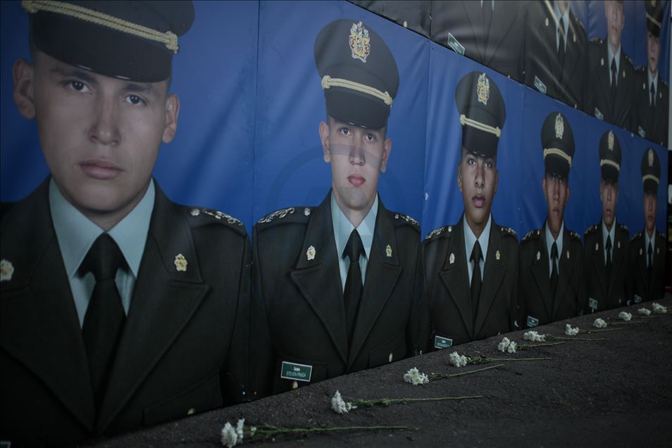 Kolombiya Polis Akademisi'ne yönelik saldırının kurbanları anıldı