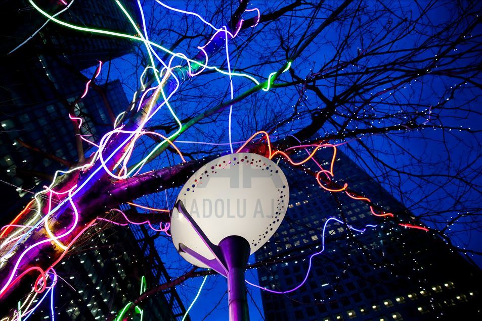 Canary Wharf Winter Light Festival di London.