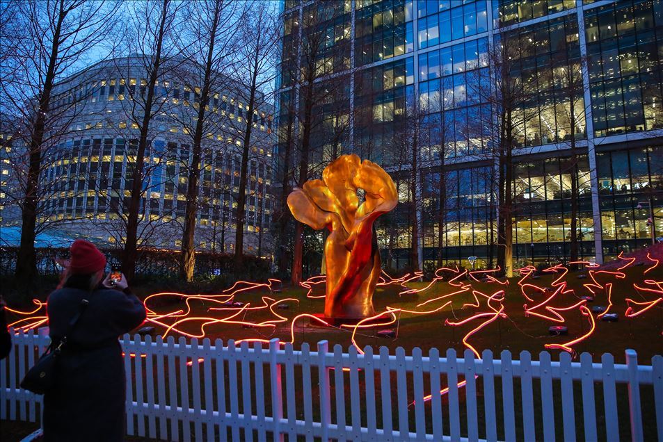 Canary Wharf Winter Light Festival di London.