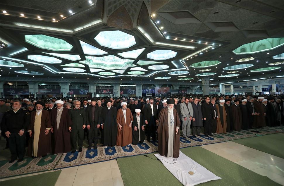 خامنئي: استهداف قاعدة أمريكا بالعراق ضربة لهيبتها