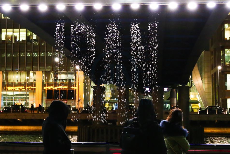 Canary Wharf Winter Light Festival di London.
