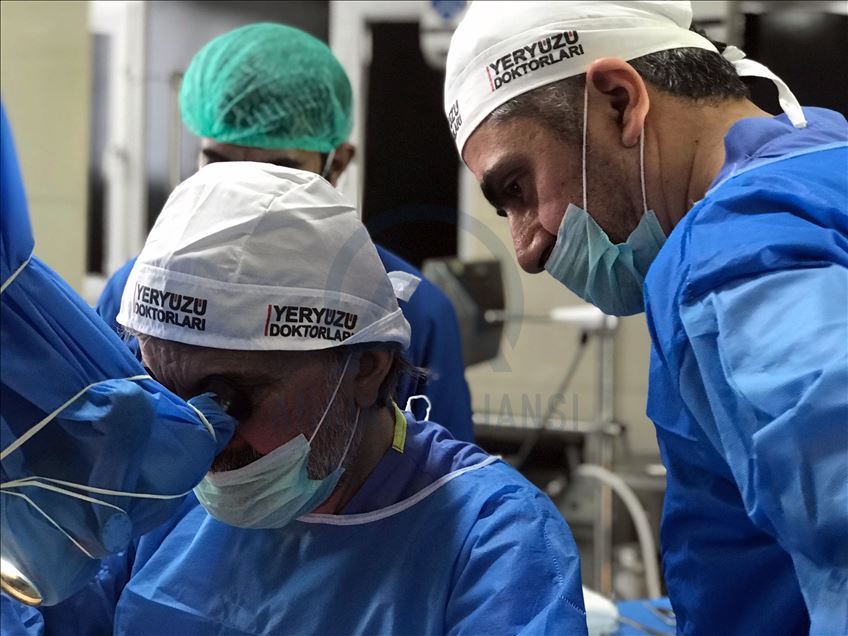 پزشکان ترکیه 100 بیمار نیازمند افغان را درمان کردند
