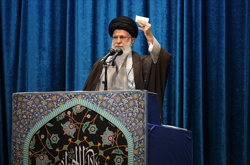 خامنئي: استهداف قاعدة أمريكا بالعراق ضربة لهيبتها