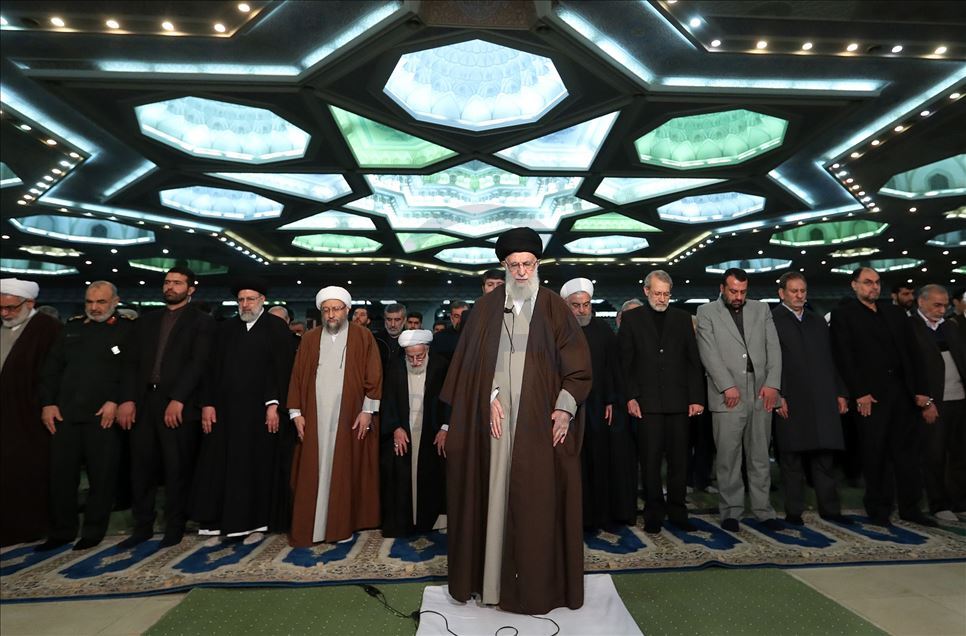 خامنئي: استهداف قاعدة أمريكا بالعراق ضربة لهيبتها