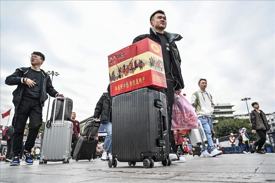 Guangzhou'da Çin Yeni Yılı öncesi büyük iç göç hareketi yaşanıyor