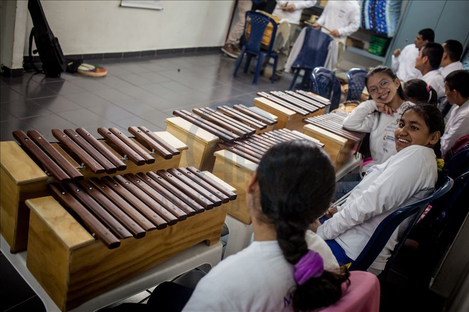 Music Helps Children with Special Needs in Bogota