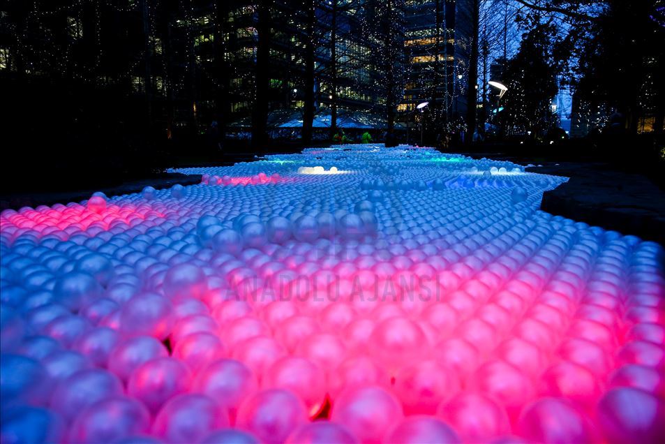 Canary Wharf Winter Light Festival di London.