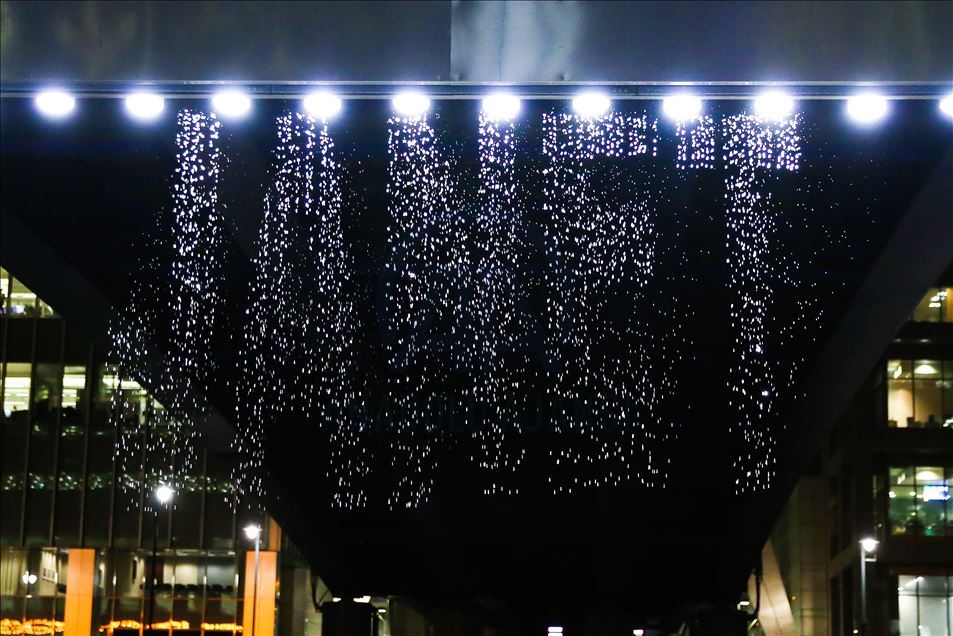 Canary Wharf Winter Light Festival di London.