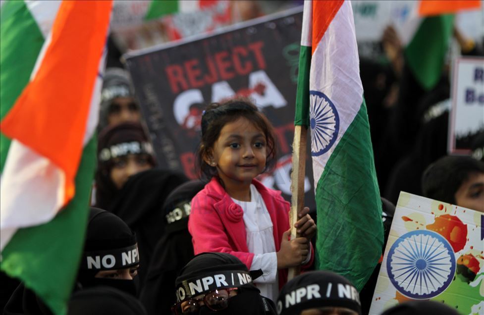  Hindistan'da yasa karşıtı protestolar sürüyor 