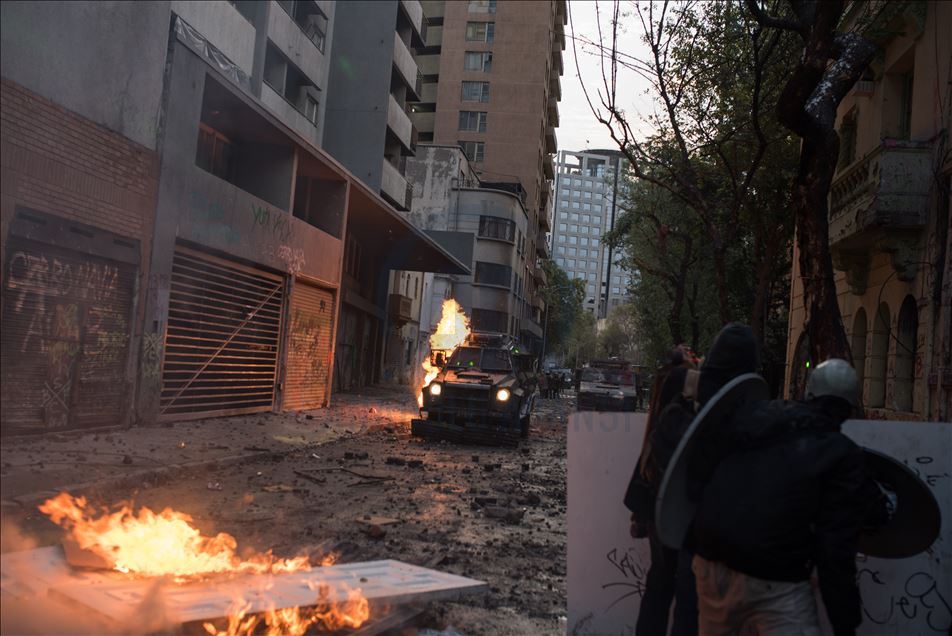 Şili'de insan hakları ve anayasa protestosu